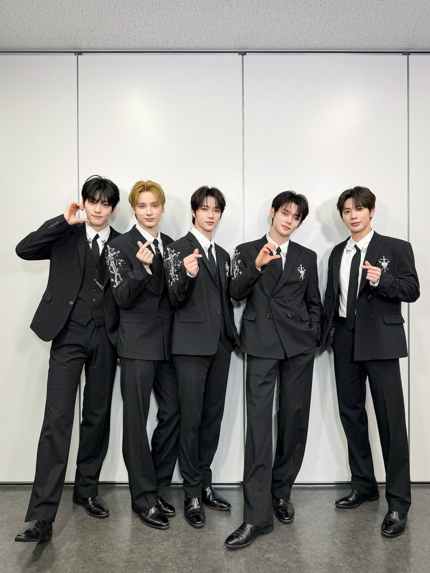 Behind-the-scenes cut of TOMORROW X TOGETHER