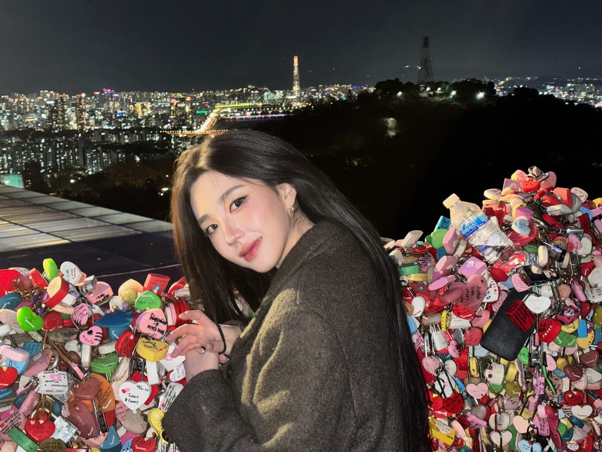 A moment captured by tripleS's fan