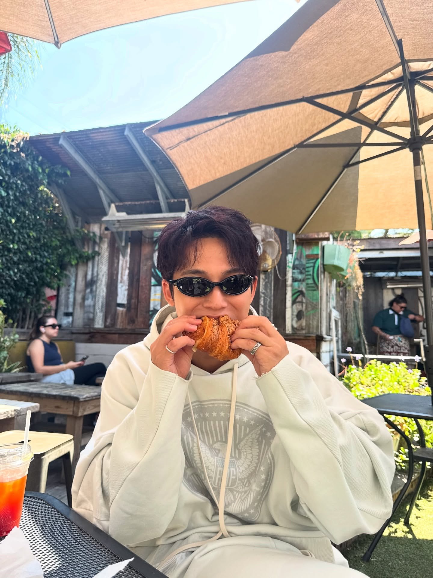 A moment captured by Mingyu (SEVENTEEN)'s fan