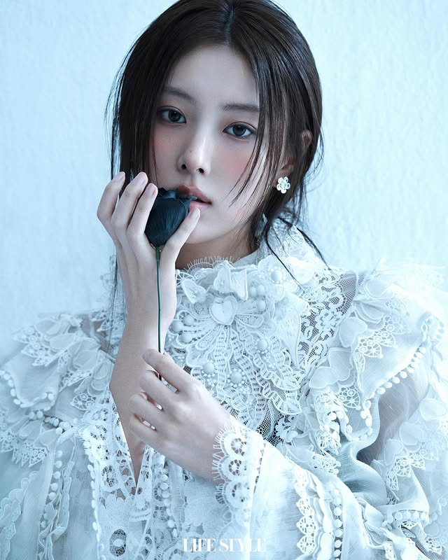 Latest photo of Kang Hyewon