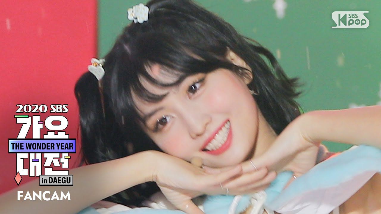 모모 (TWICE)의 비하인드 컷