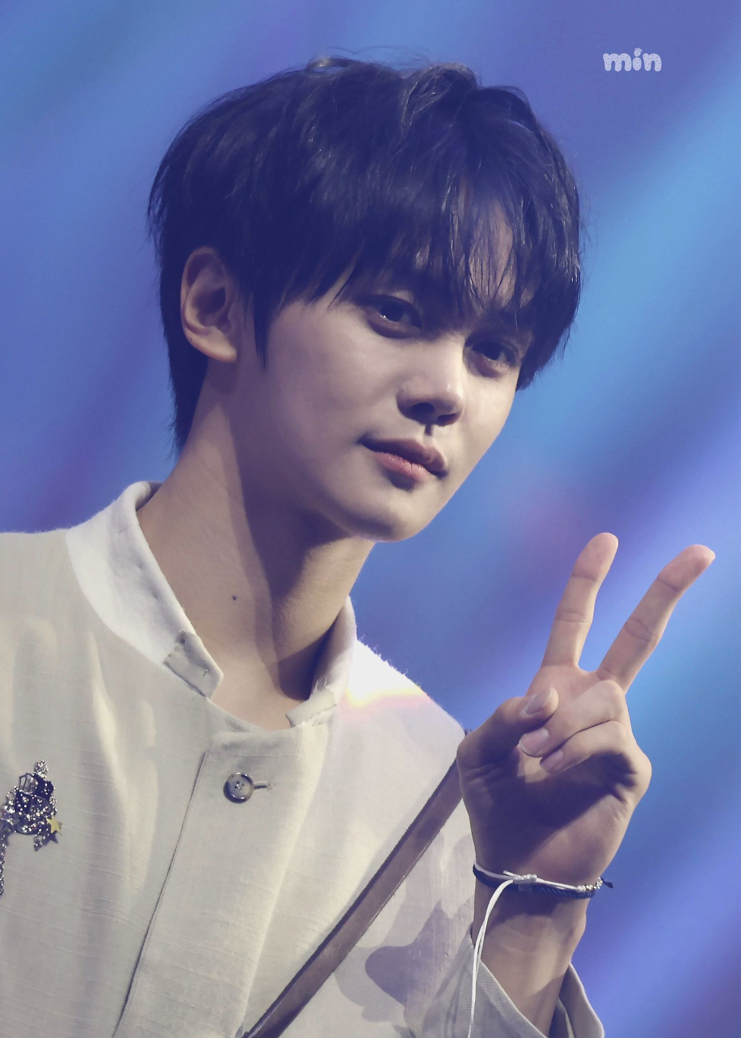 A moment captured by Kim Gyuvin (ZEROBASEONE)'s fan