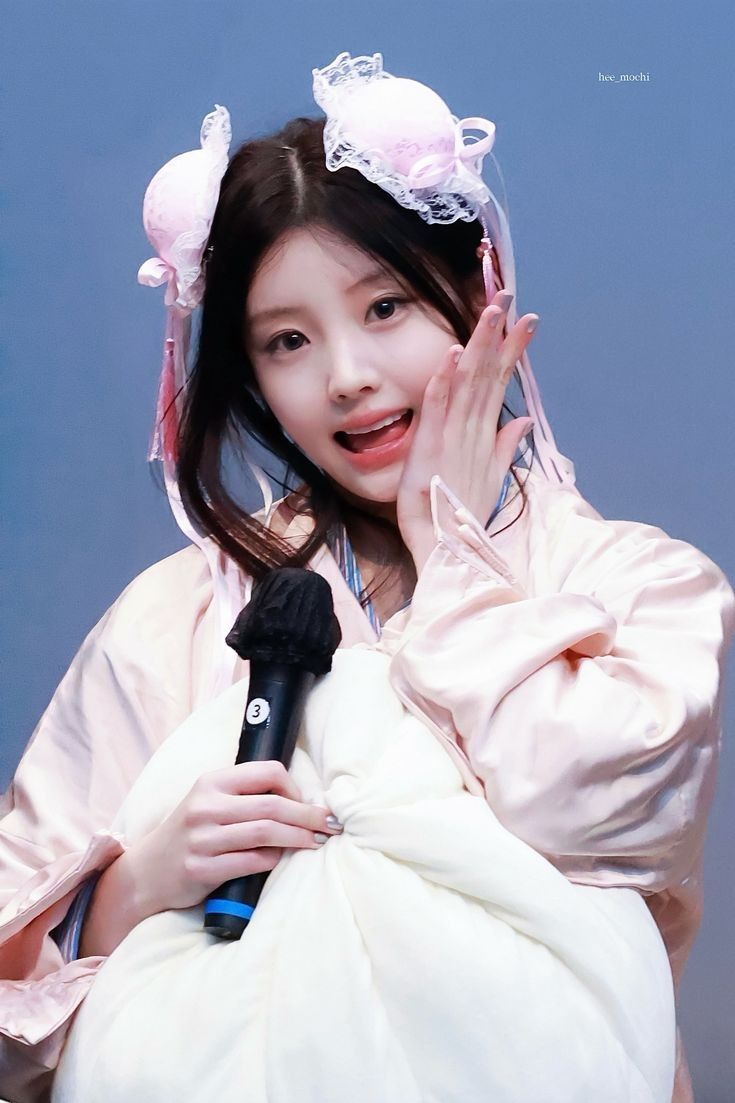 Behind-the-scenes cut of Wonhee (ILLIT)