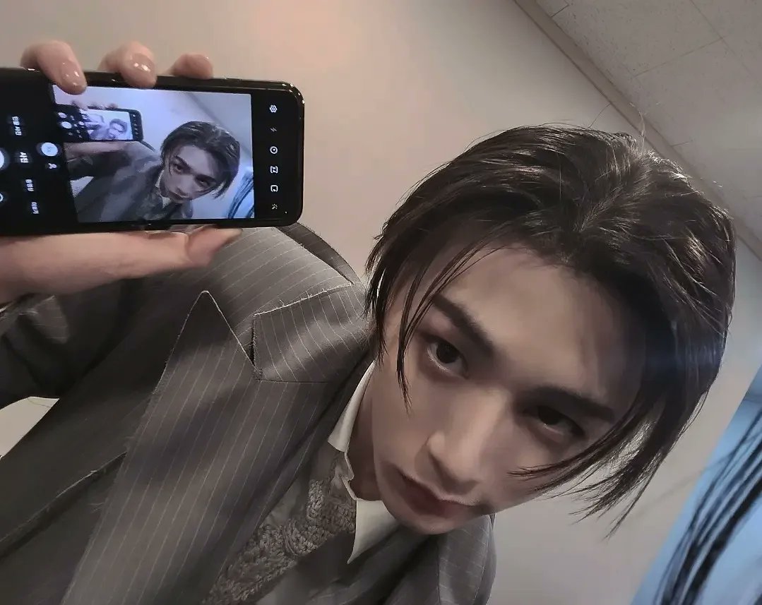 Behind-the-scenes cut of Taesan (BOYNEXTDOOR)