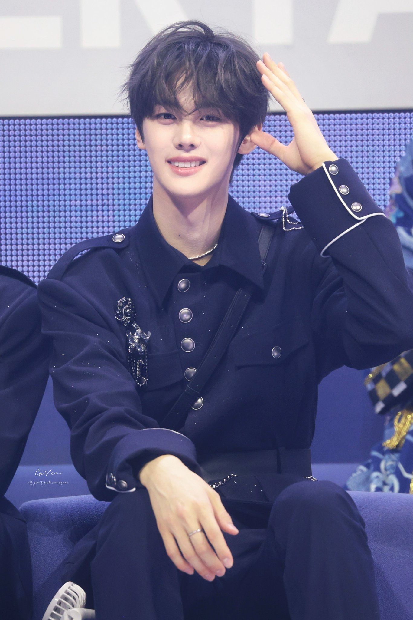 A moment captured by Kim Gyuvin (ZEROBASEONE)'s fan
