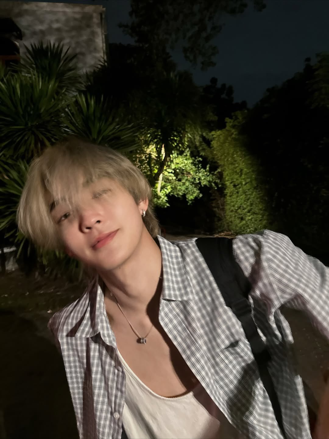 Behind-the-scenes cut of Heart (BUS)