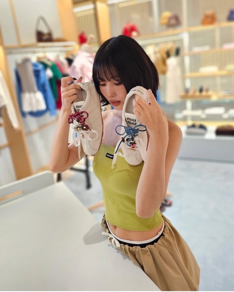 Recent activity shot of Momo (TWICE)