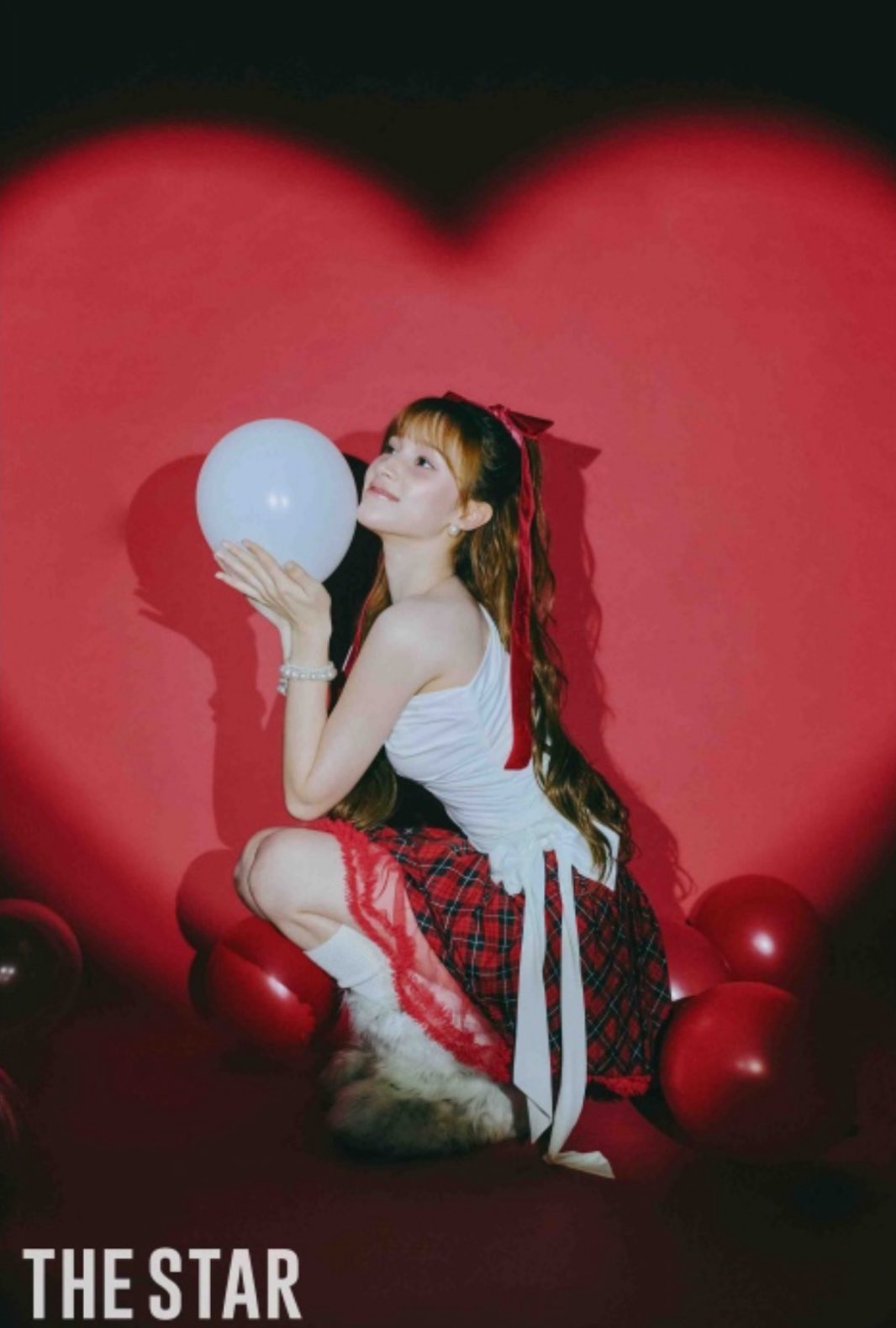 Behind-the-scenes cut of Huening Bahiyyih (Kep1er)