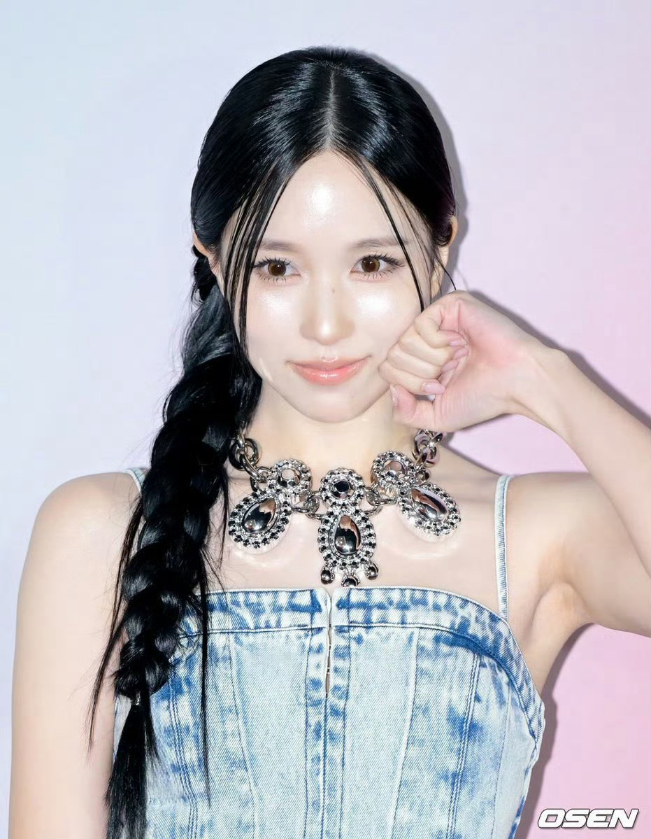 ミナ (TWICE)の最新写真