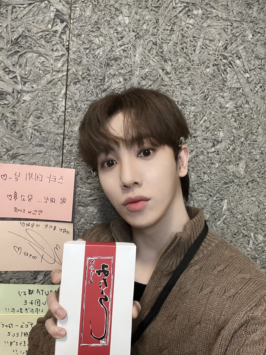 Behind-the-scenes cut of n.SSign