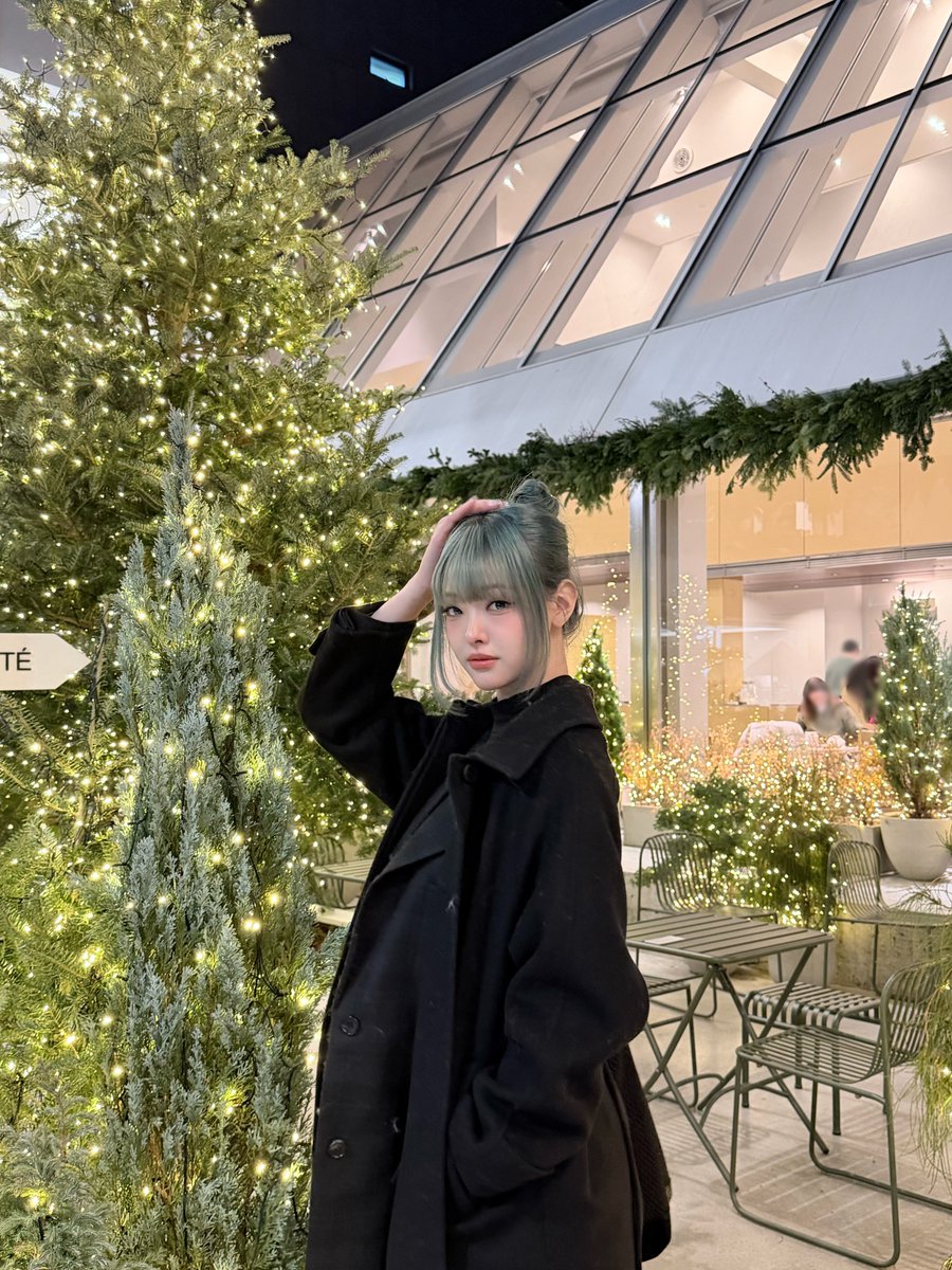 A moment captured by tripleS's fan