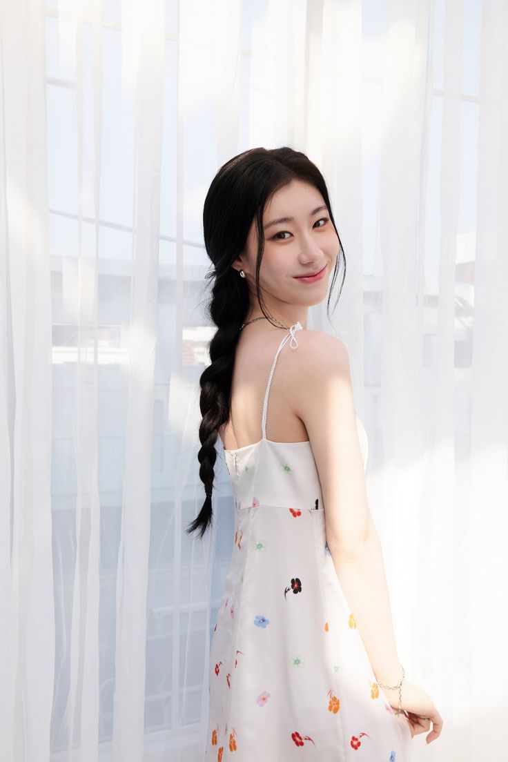 Behind-the-scenes cut of Chaeryeong (ITZY)