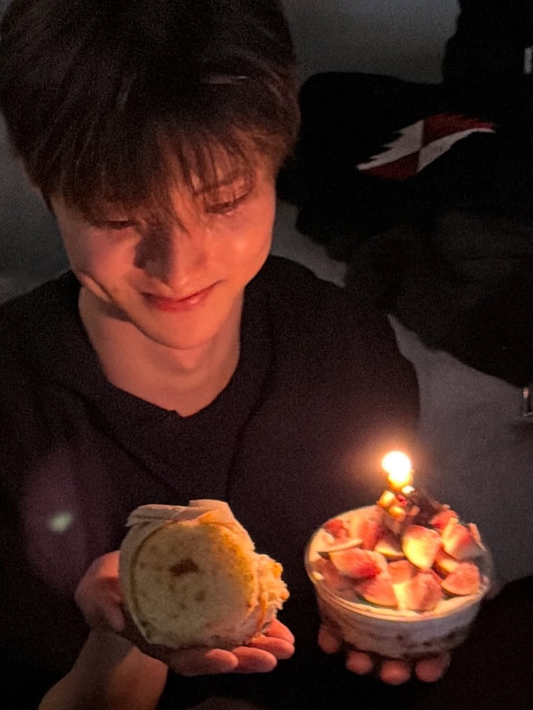 A moment captured by Q (THE BOYZ)'s fan