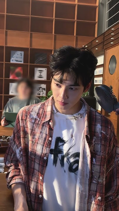 A moment captured by Eunwoo (ASTRO)'s fan