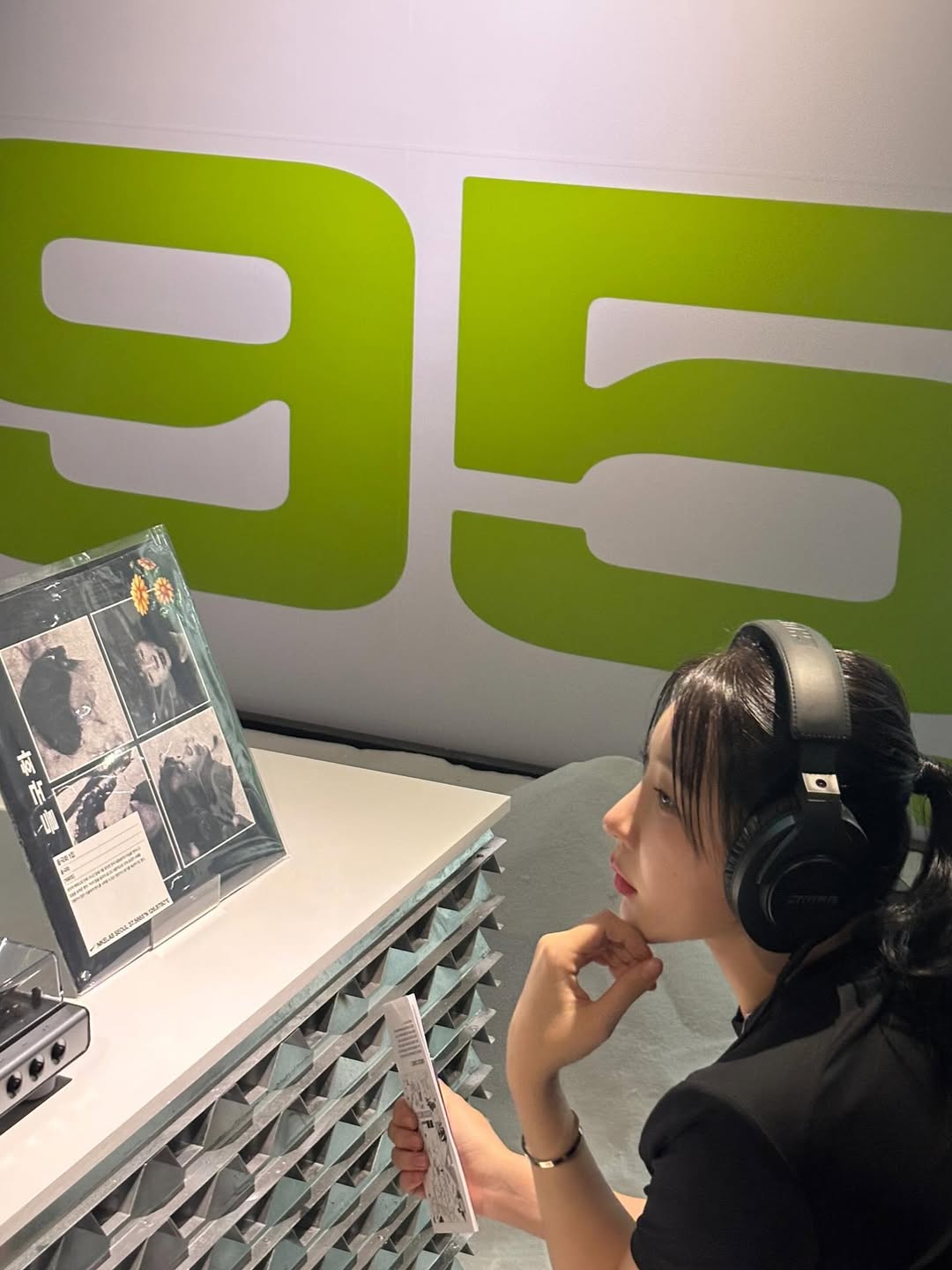 Recent activity shot of Lee Chaeyeon