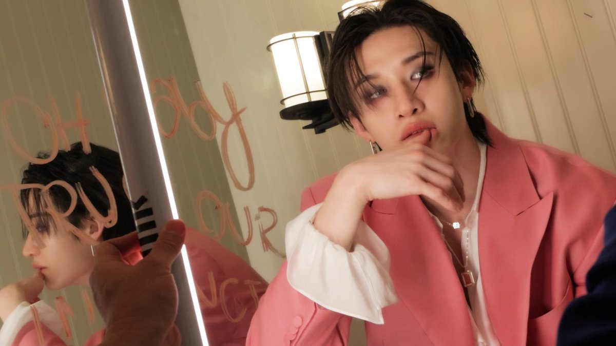 Behind-the-scenes cut of Stray Kids