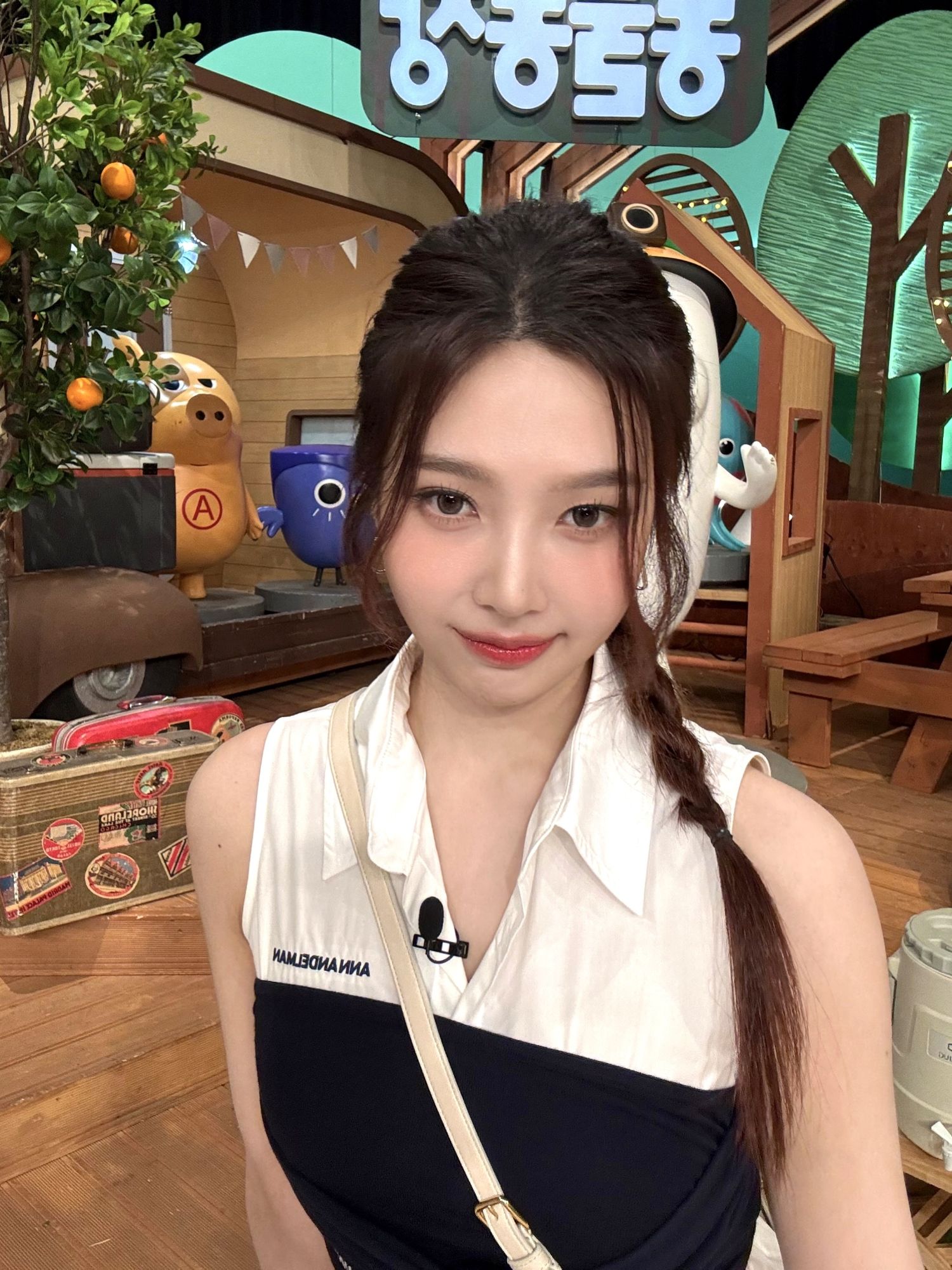 A moment captured by Joy (Red Velvet)'s fan