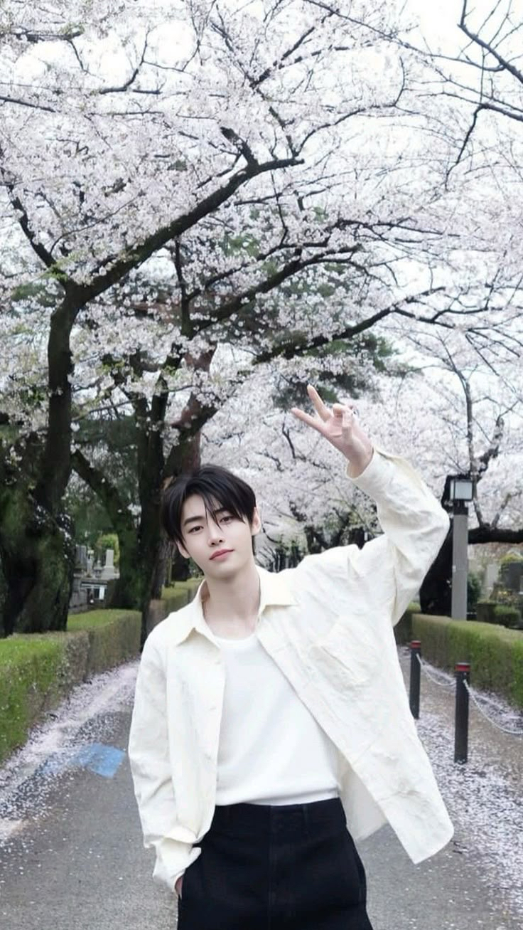 Latest photo of Sunghoon (ENHYPEN)