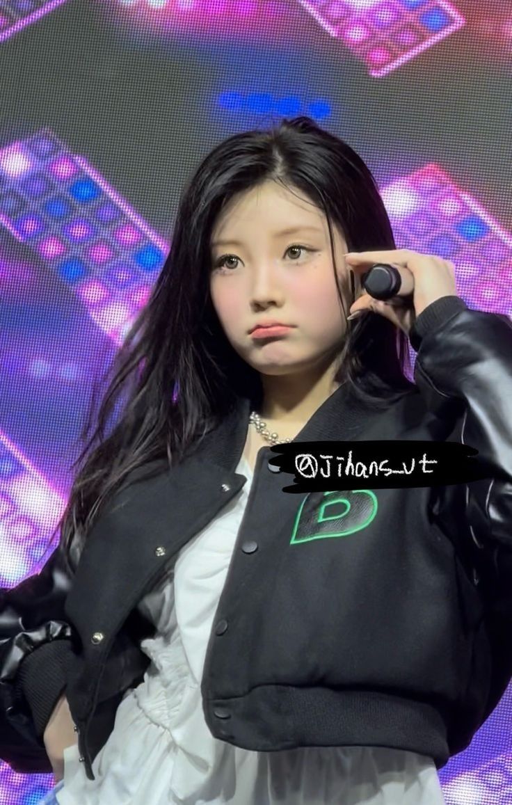 Behind-the-scenes cut of Wonhee (ILLIT)