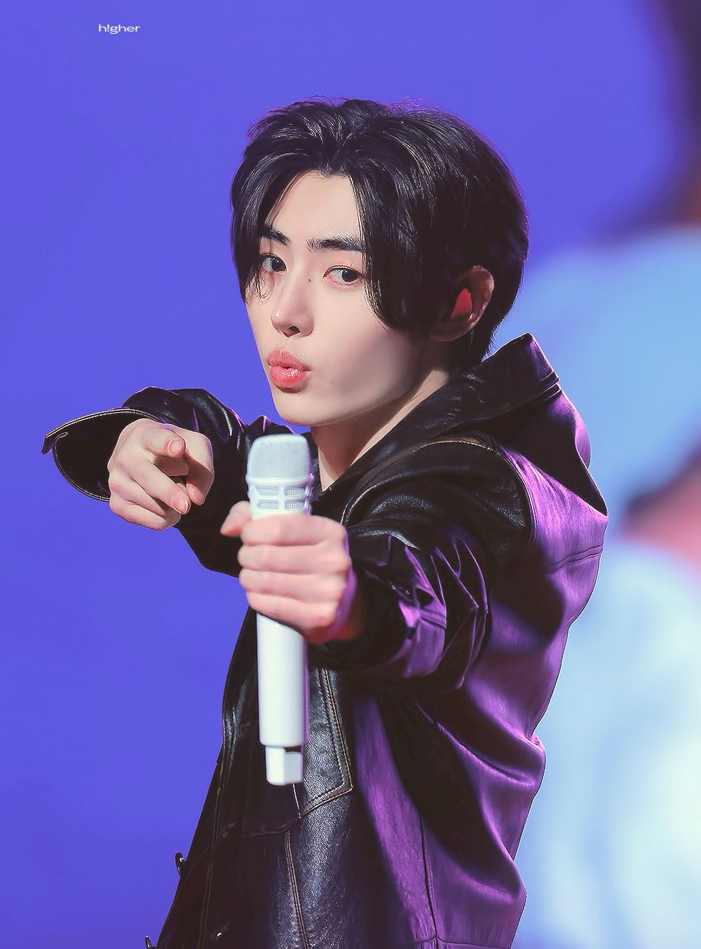 Foto aktivitas terbaru Sunghoon (ENHYPEN)