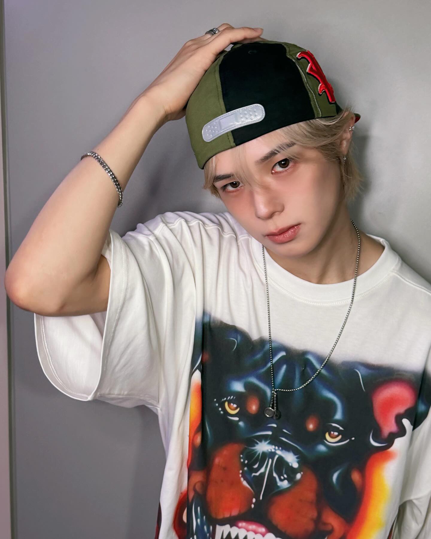 Behind-the-scenes cut of K (&TEAM)