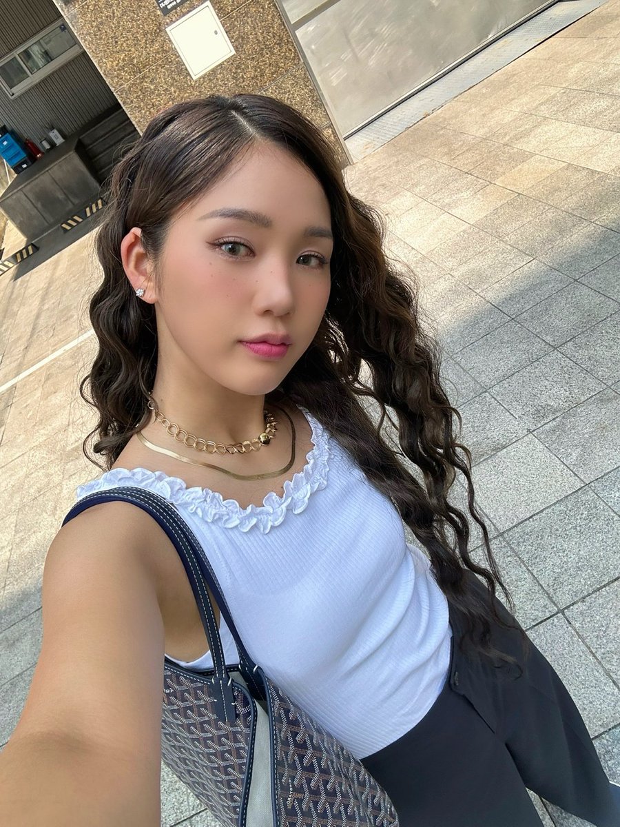 Behind-the-scenes cut of OH MY GIRL