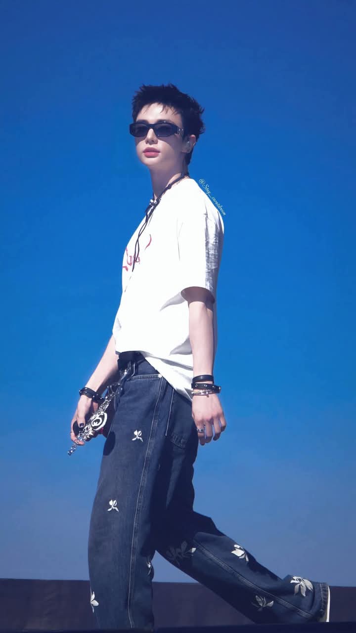 Fan-made special wallpaper for Hyunjin (Stray Kids)