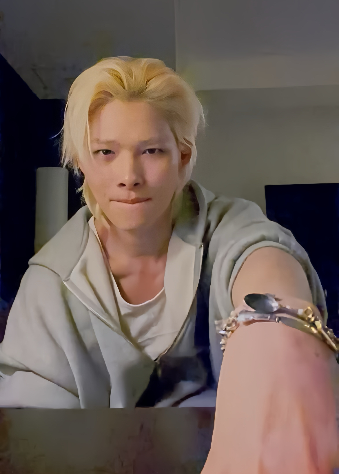 Behind-the-scenes cut of NI-KI (ENHYPEN)