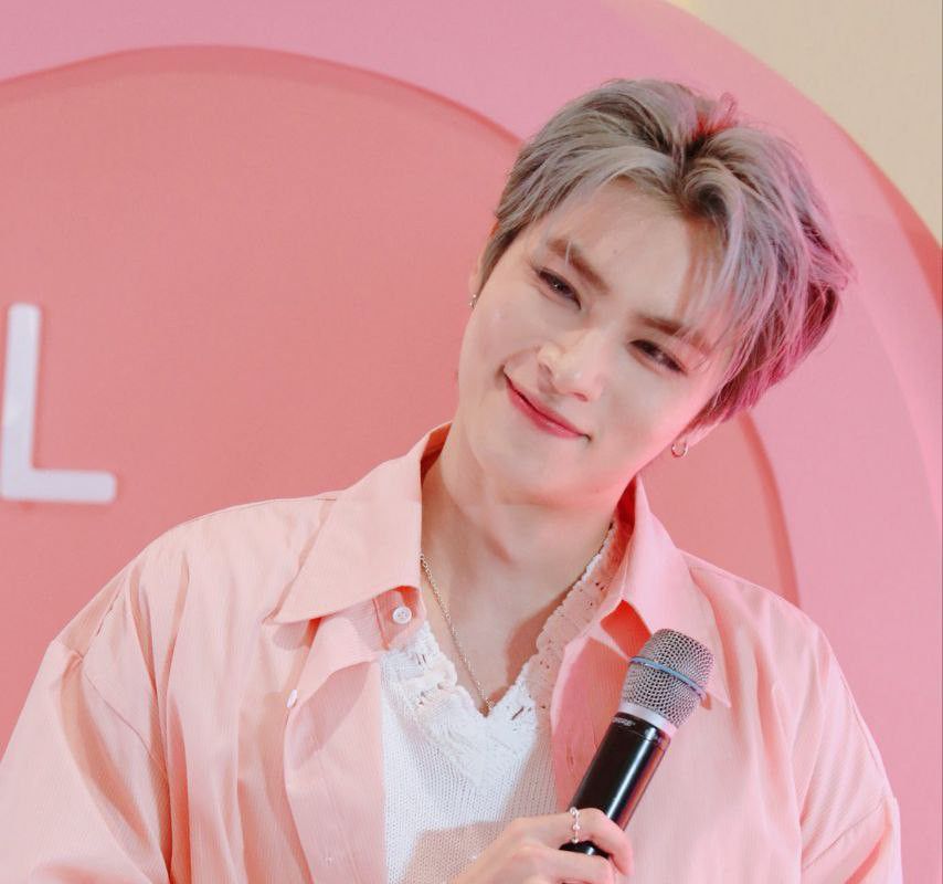 肖德俊 (WayV)的最新照片