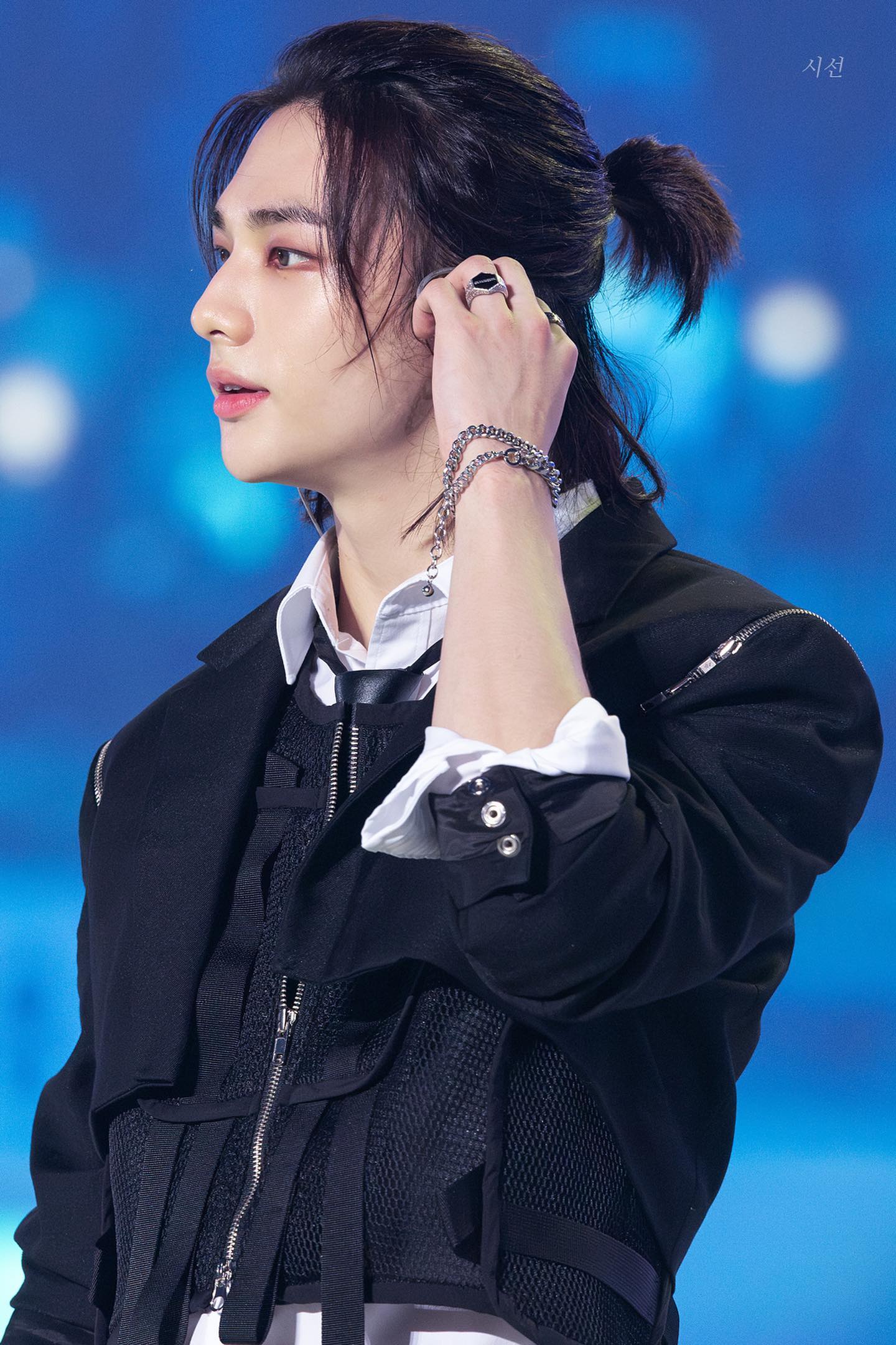 Behind-the-scenes cut of Hyunjin (Stray Kids)