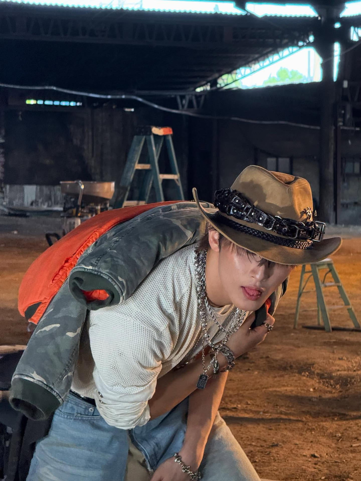 Behind-the-scenes cut of Mark (NCT 127, NCT DREAM)