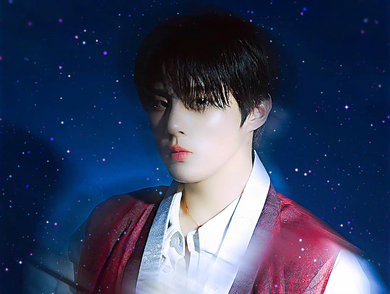 Behind-the-scenes cut of Kim Wooseok