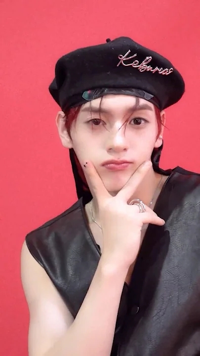 Recent activity shot of Sungyun (n.SSign)