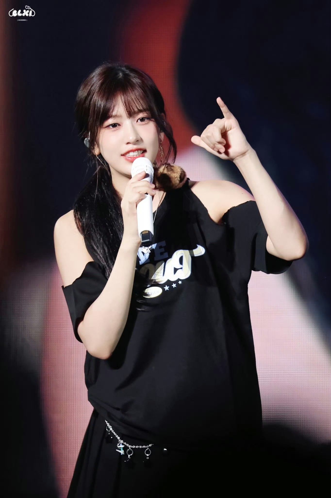 Recent activity shot of An Yujin (IVE)