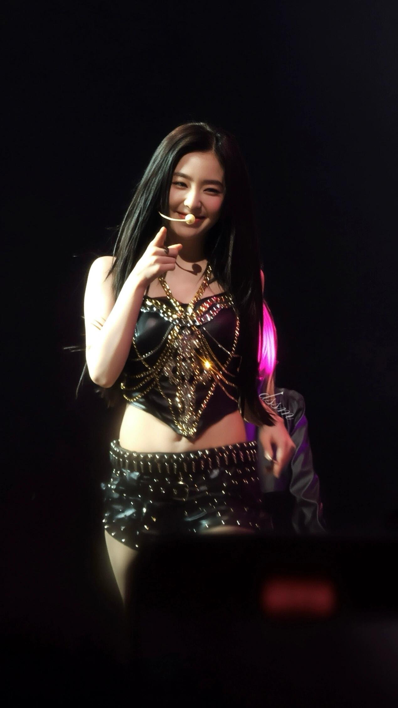 Behind-the-scenes cut of Irene (Red Velvet)