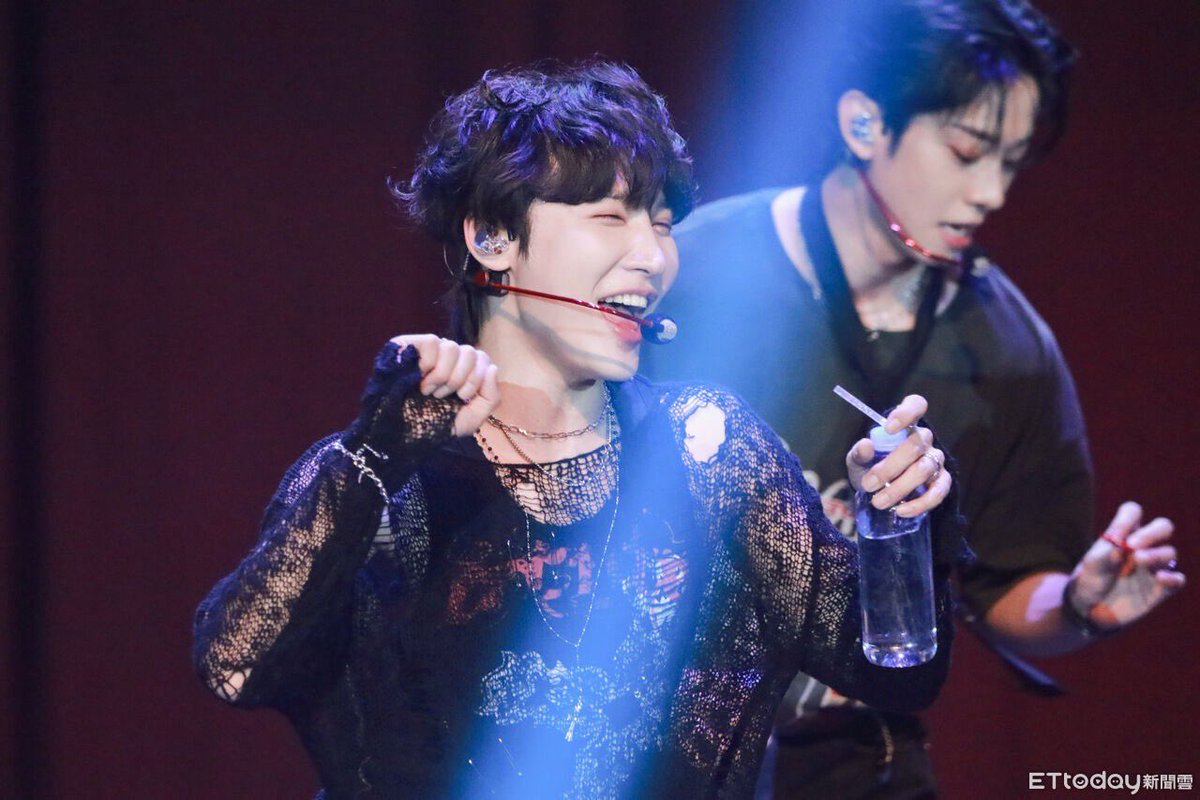 Behind-the-scenes cut of AB6IX