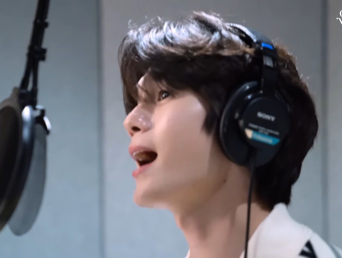 Behind-the-scenes cut of Ong Seongwu