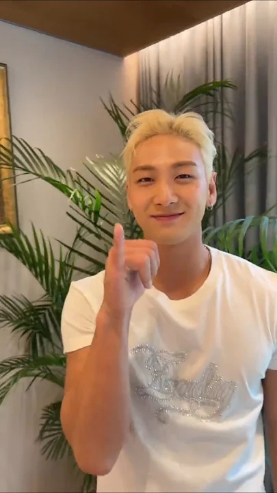 Behind-the-scenes cut of Baekho