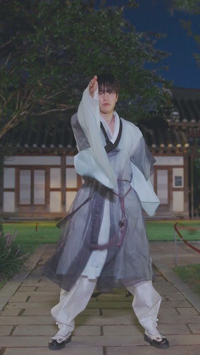 Today's most popular wallpaper in the Seungmin (Stray Kids) community