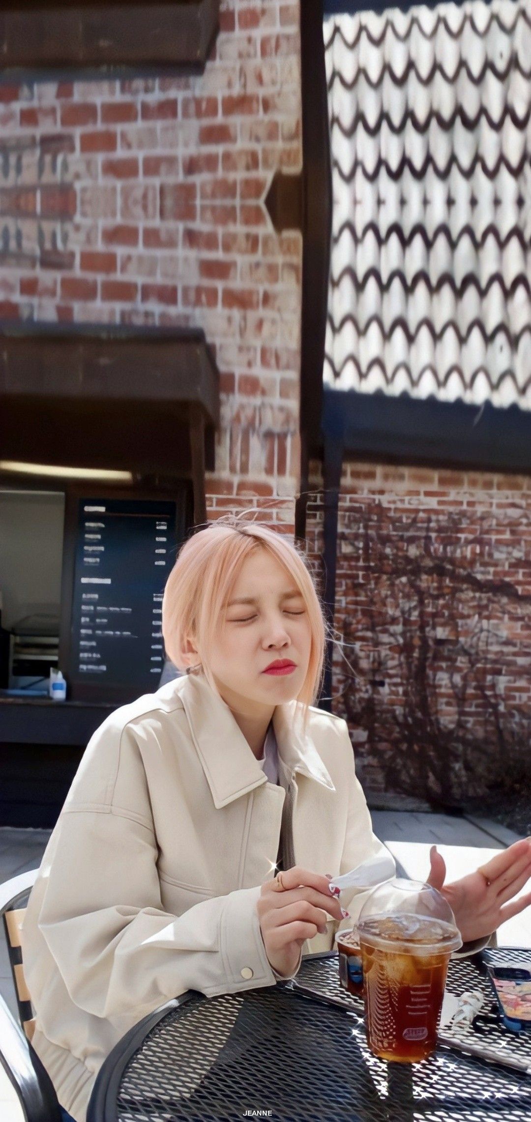 A moment captured by Yuqi (i-dle)'s fan