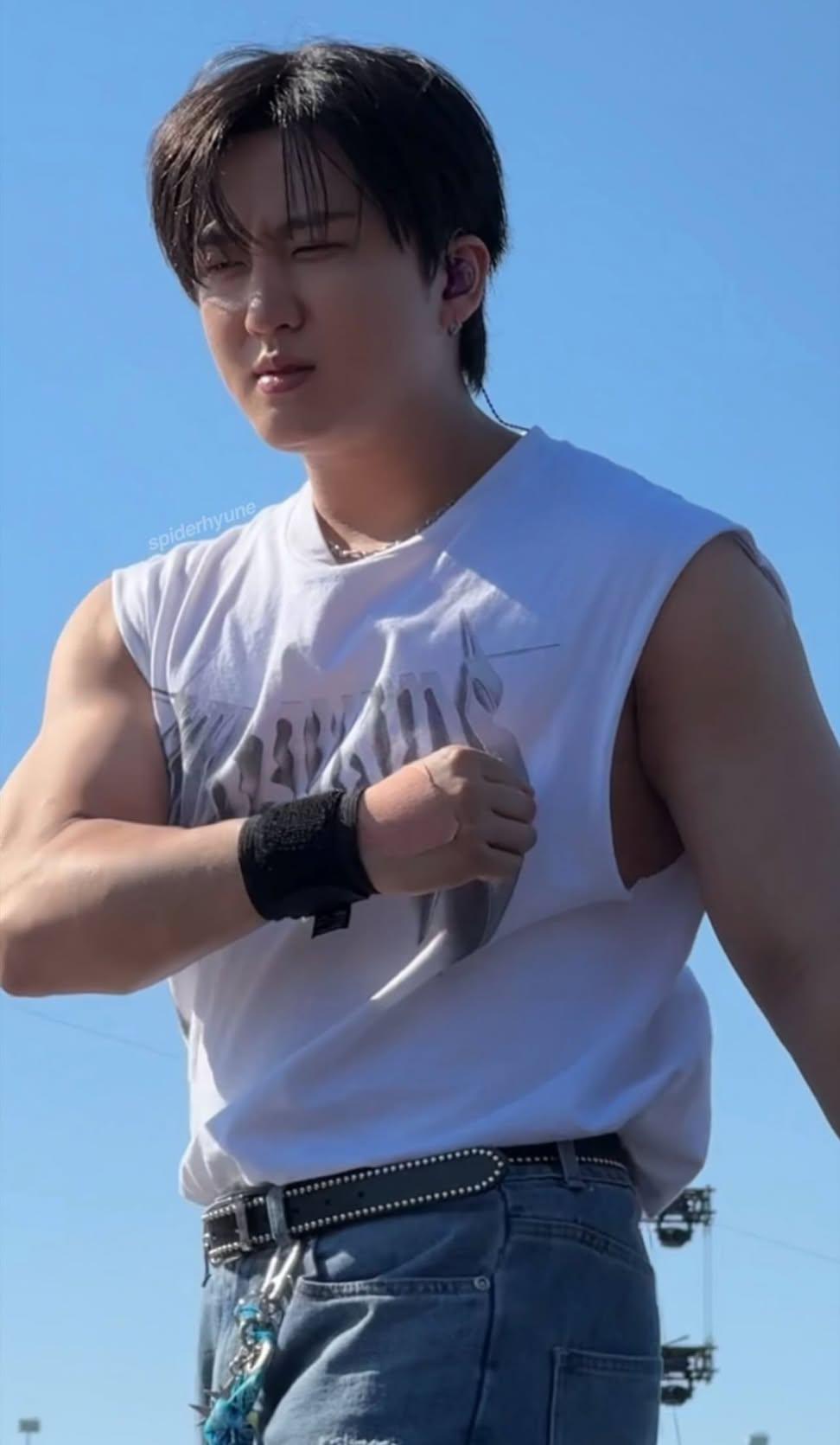 Wallpaper penuh perasaan yang dibagikan untuk Changbin (Stray Kids)