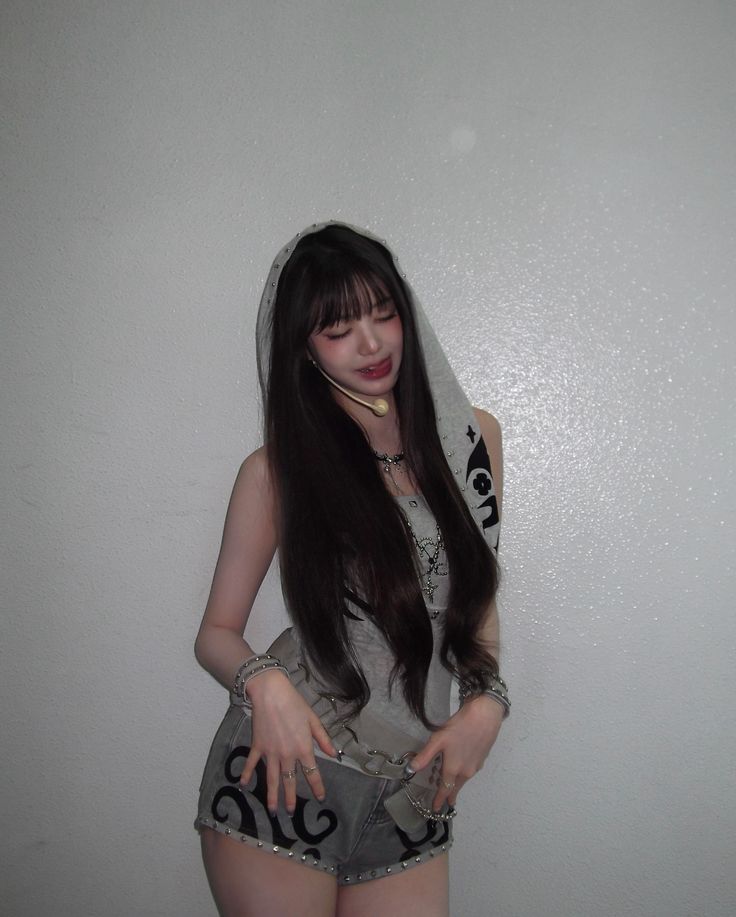 Behind-the-scenes cut of Jang Wonyoung (IVE)