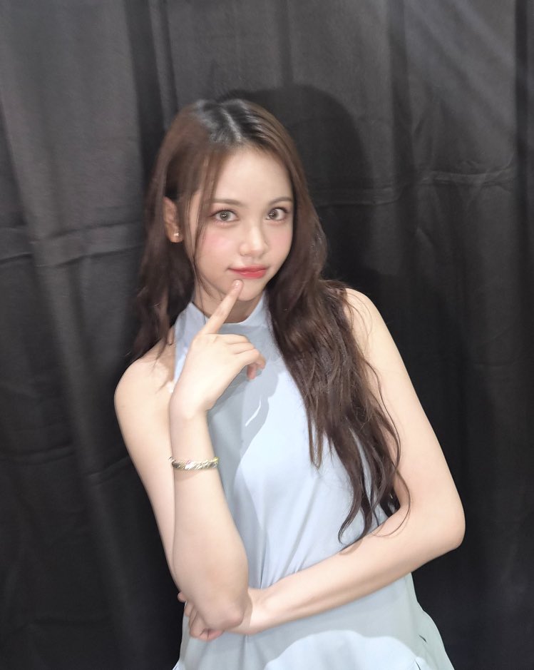 Behind-the-scenes cut of Carmen (Hearts2Hearts)