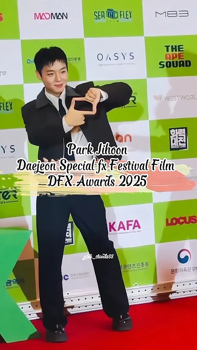 朴志訓社群今天最受歡迎的桌布