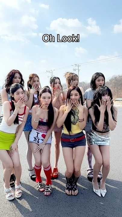 모모 (TWICE) 최근 활동샷