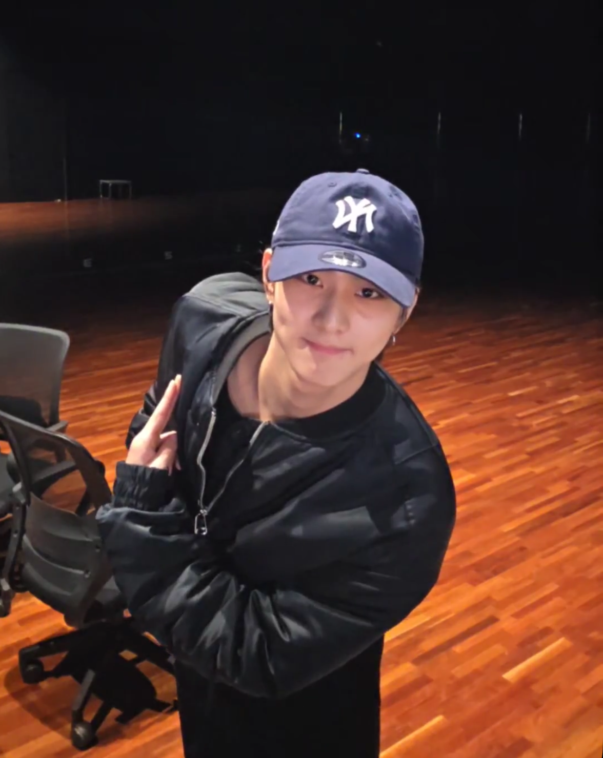 Behind-the-scenes cut of Jungwon (ENHYPEN)