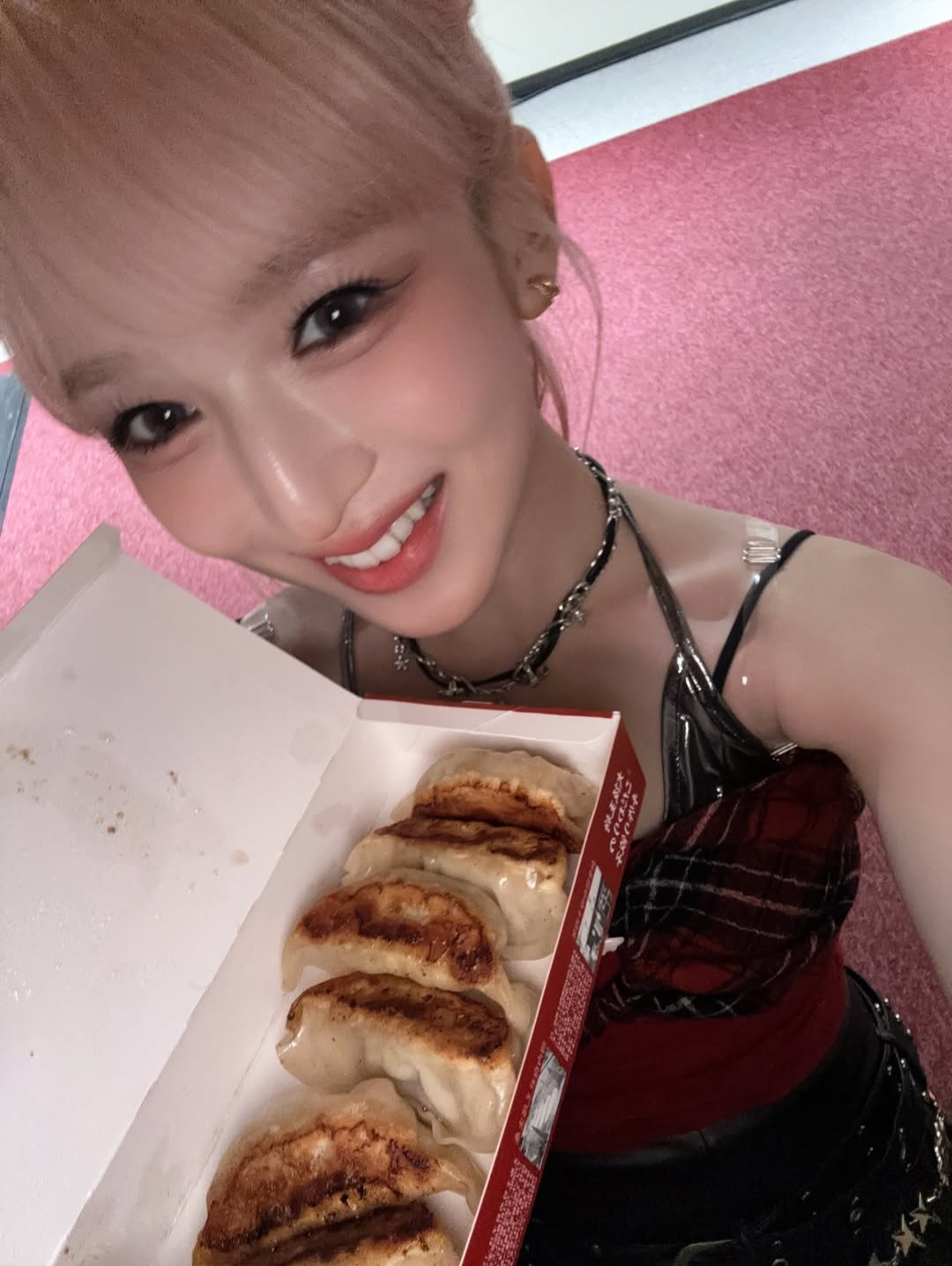 Behind-the-scenes cut of Yamamoto Suzu (ME:I)