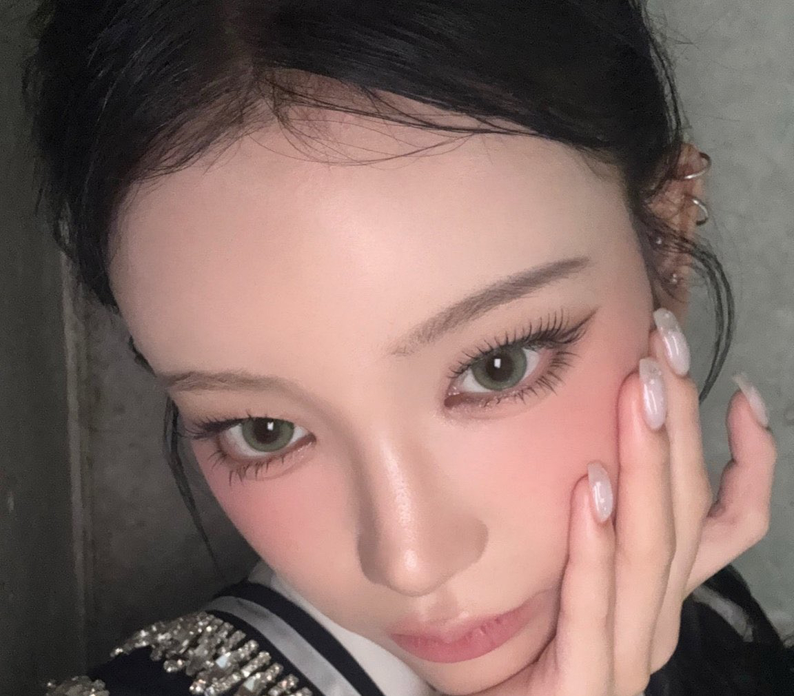 Recent activity shot of Sakurai Miu (ME:I)