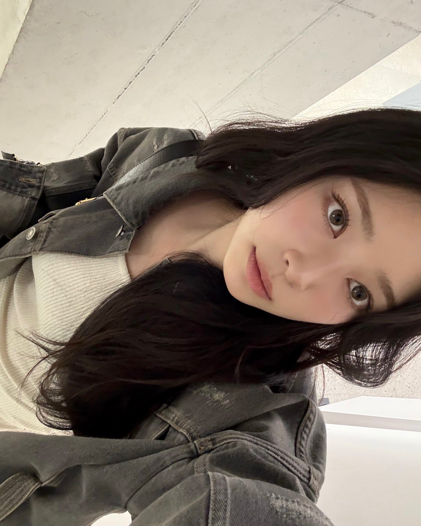 Potret di balik layar Kim Minju