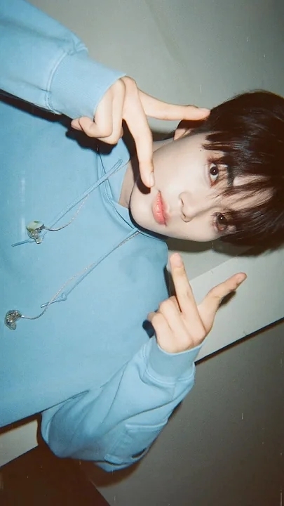 Foto aktivitas terbaru Park Gunwook (ZEROBASEONE)